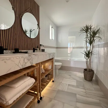 3 Bed Duplex Side Elviria شقة ماربيا