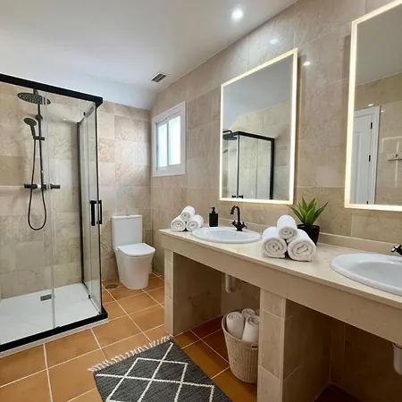 Elviria 2-level Beach-pool Access, Fully Equipped *