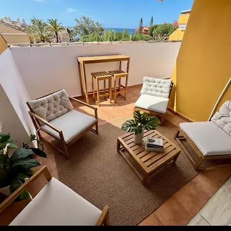 Elviria 2-level Beach-pool Access, Fully Equipped Διαμέρισμα