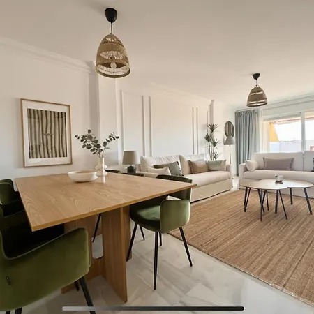 Elviria 2-level Beach-pool Access, Fully Equipped * Marbella